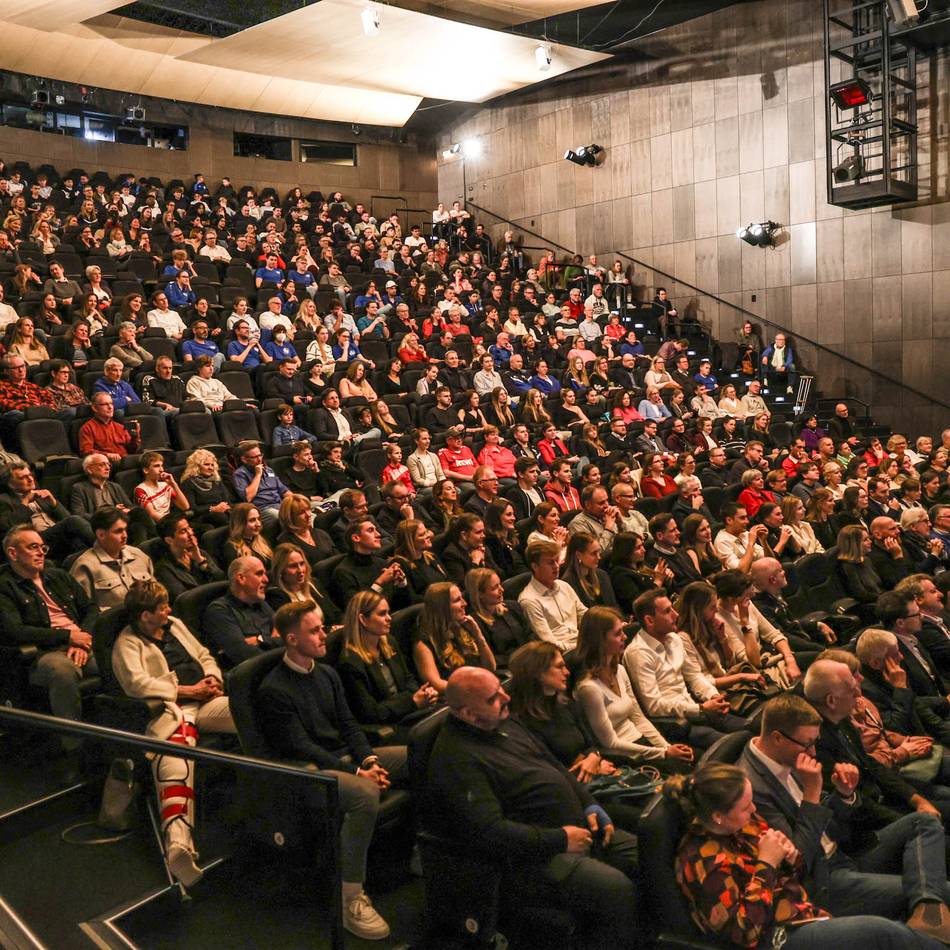 Geschenk zum Jubiläum des Landestheaters Neuss: Bauverein sucht Stuhlpaten für den Theatersaal