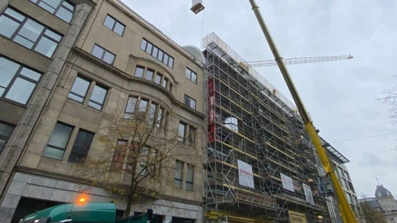 Henkelhausen sorgt im Sevens-Center für Notfall-Energie: Krefelder Spezialisten rüsten Luxuskaufhaus an der Kö aus