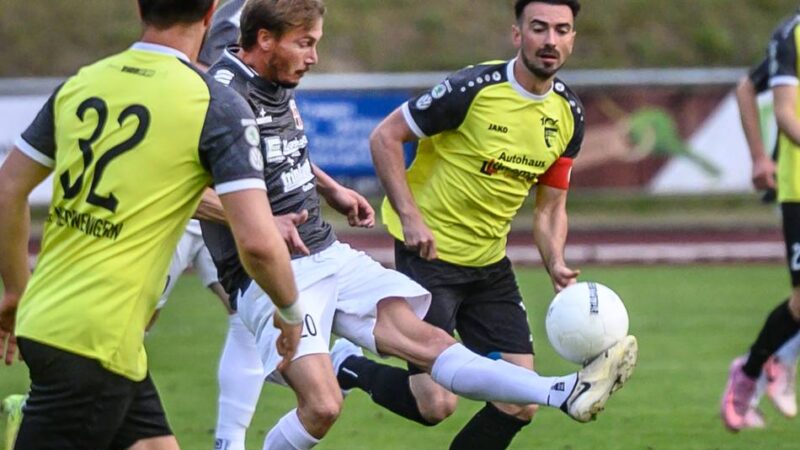 2:1 gegen die Sportfreunde Niederwenigern: So lief das Landesliga-Comeback von Viktoria Goch im Hubert-Houben-Stadion