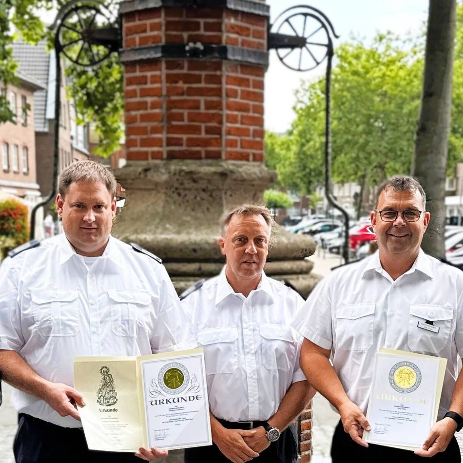 Feuerwehr Rees: Reeser Wehrleitung ist
jetzt wieder komplett