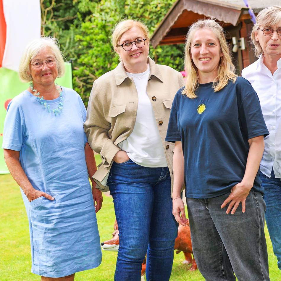 Nach Satzungsänderung erstmals dabei: Frauen beim Neusser Schützenfest – sie sind nun im Verein