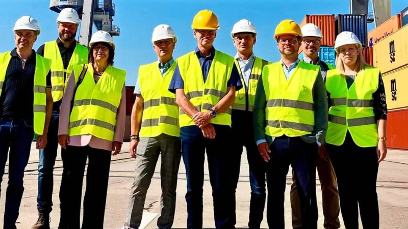 Emmericher Hafen: Neue Containerbrücke steht bald