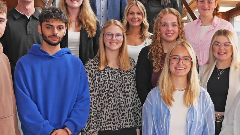 Ausbildungsstart in Kempen: Die Stadt begrüßt neun neue Azubis