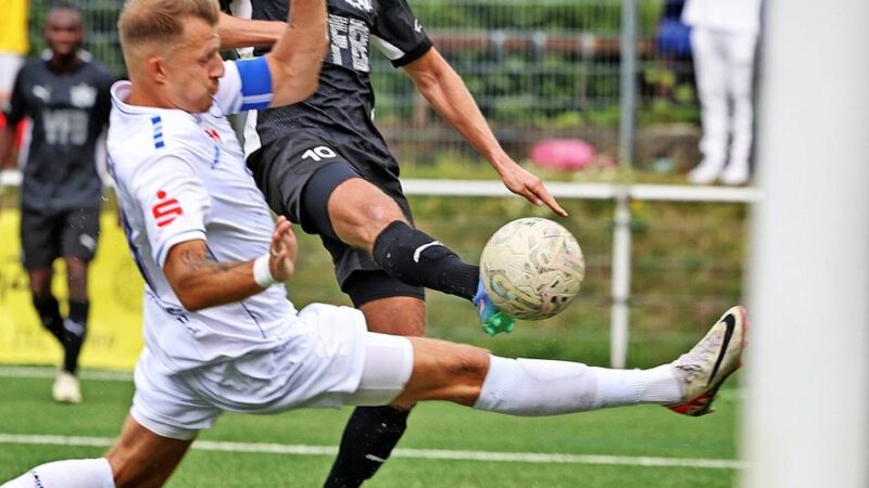 Turbulente Saisoneröffnung: VfB 03: Bittere Derby-Niederlage und Mockschan-Abgang