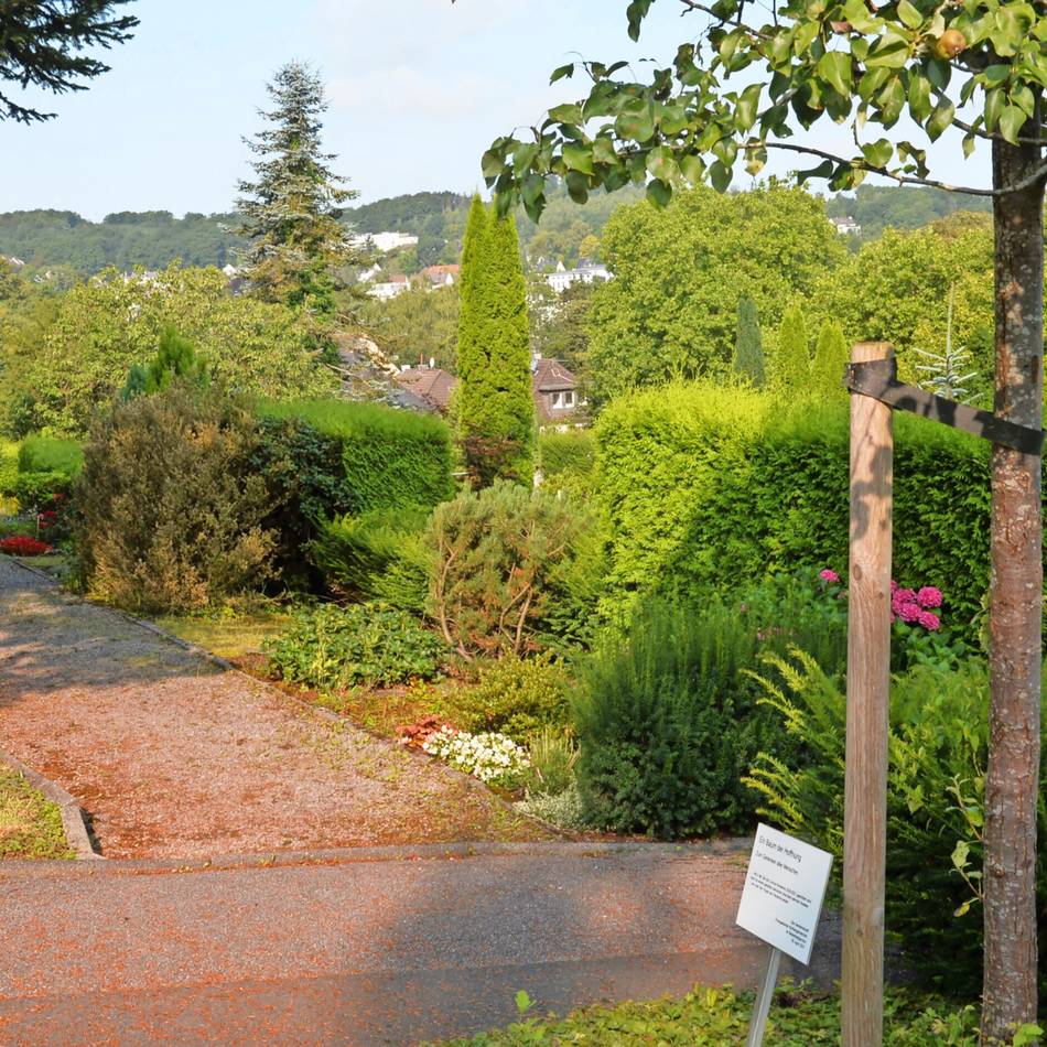 Friedhof: Nevigeser Gemeinde musste den Pflegeturnus reduzieren