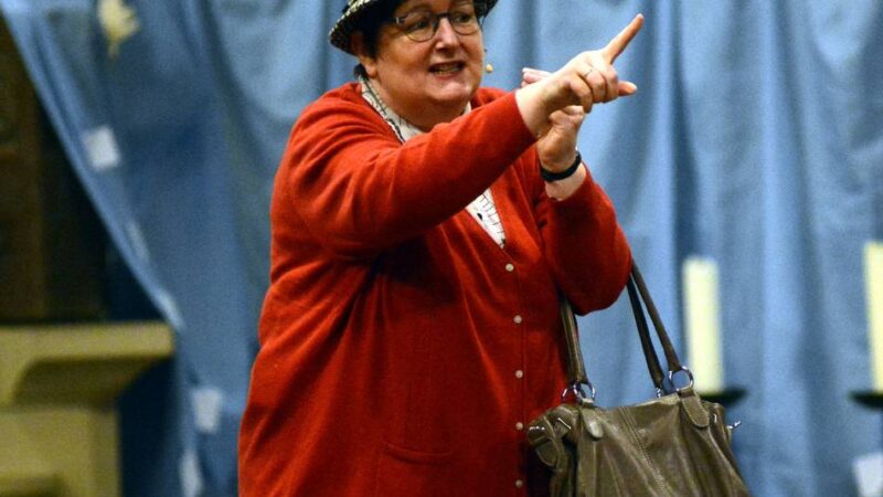 Kabarett für den guten Zweck: Erna Schabiewsky tritt im Pfarrheim von Materborn auf