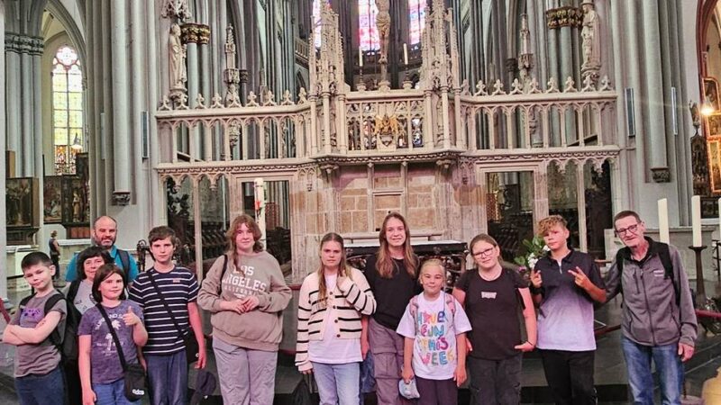Messdiener-Gruppe aus Duisburg zu Gast: Unterwegs zu Römern und Domschätzen in Xanten