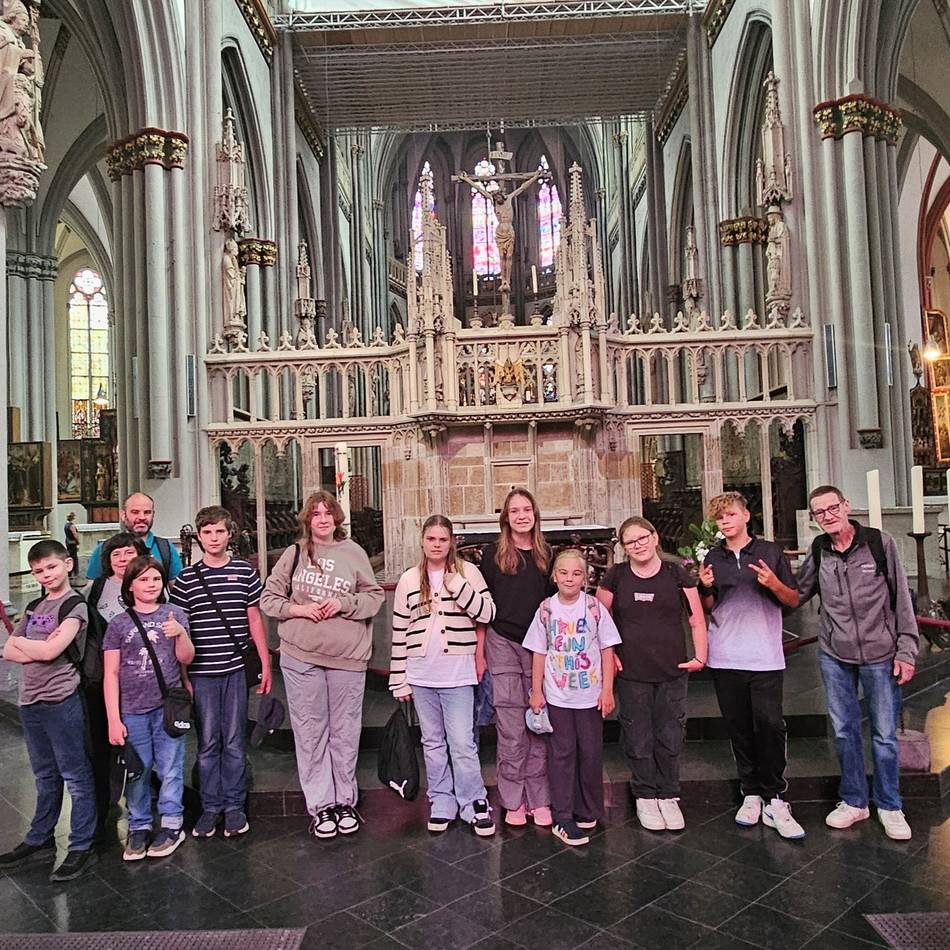 Messdiener-Gruppe aus Duisburg zu Gast: Unterwegs zu Römern und Domschätzen in Xanten