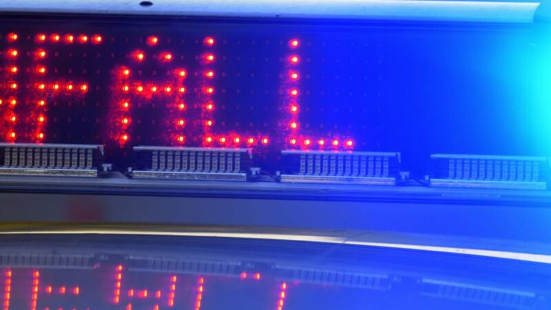 Am Samstag auf der Bahnhofstraße: Polizei sucht Mann nach Unfall in Rheinberg