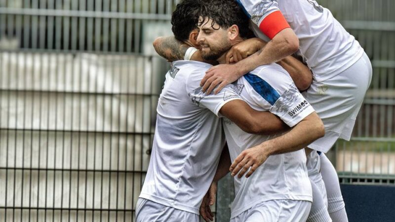 Auftaktsieg in der Fußball-Oberliga: Der 1. FC Monheim startet souverän in die neue Saison