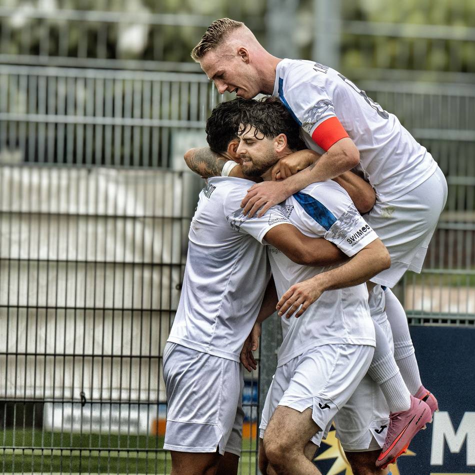 Auftaktsieg in der Fußball-Oberliga: Der 1. FC Monheim startet souverän in die neue Saison
