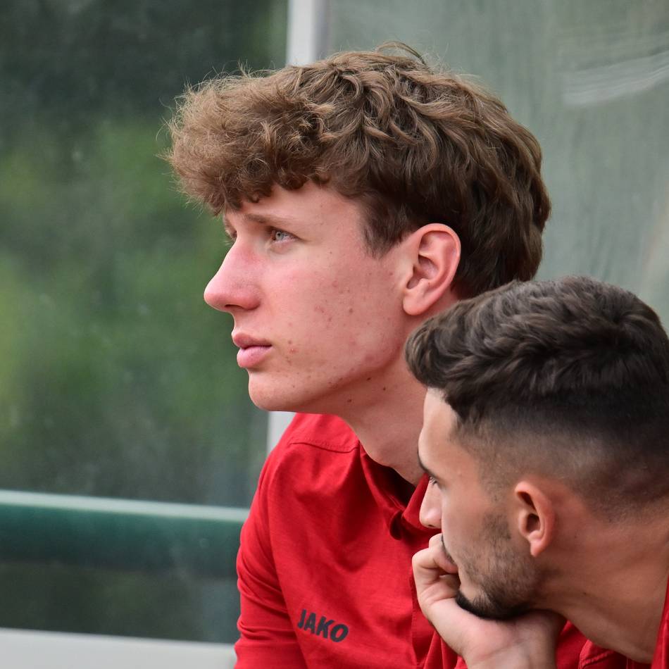 Sonsbecker Innenverteidiger fällt lange aus: Für Tymoteusz Miller ist die Oberliga-Hinrunde gelaufen