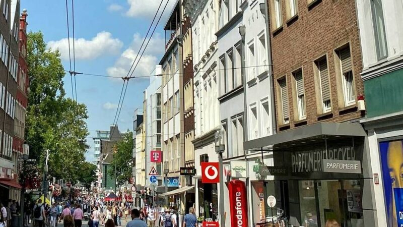 Schützenfest Neuss 2025 – Öffnungszeiten: So öffnen Stadtwerke, Schwimmbäder, Geschäfte und Co. am Schützenfest