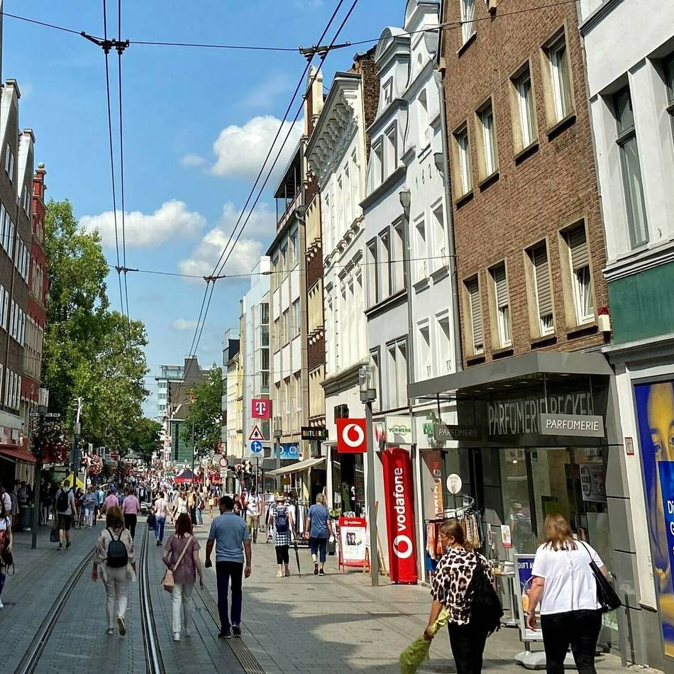 Schützenfest Neuss 2025 – Öffnungszeiten: So öffnen Stadtwerke, Schwimmbäder, Geschäfte und Co. am Schützenfest