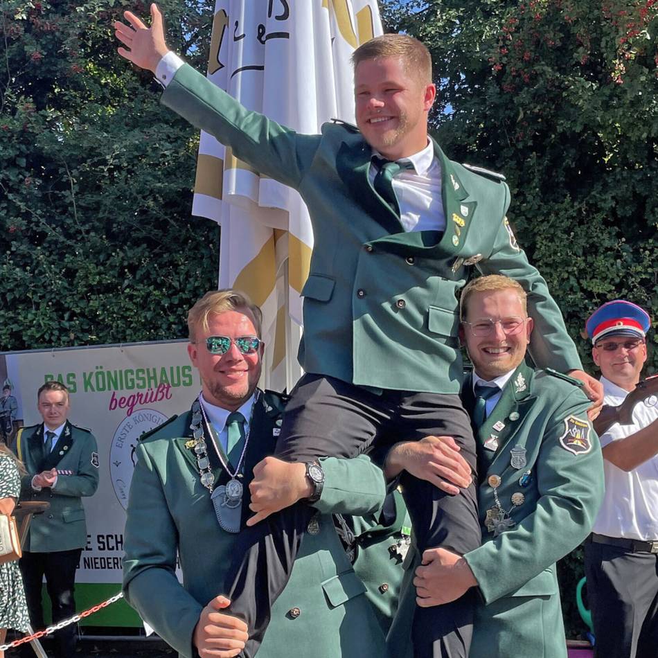 Vogelschuss der St.-Johannes-Bruderschaft: Jungschütze ist neuer König in Niederheide