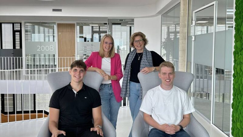 Am ersten Tag gab es direkt was zu feiern: Neue Azubis starten bei den Stadtwerken Meerbusch