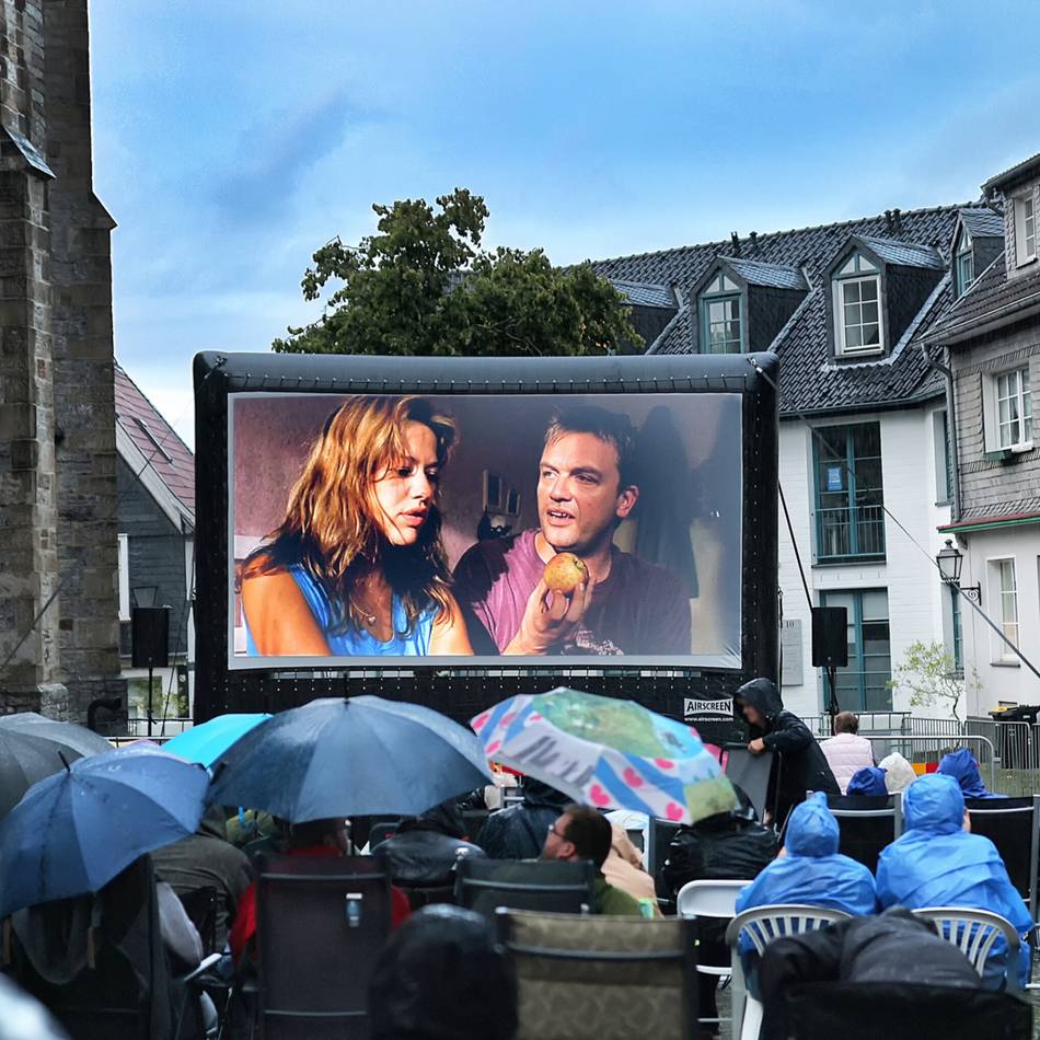 Filmflimmern unter freiem Himmel in Mettmann: Wenn Horst Schlämmer den Filmabend eröffnet