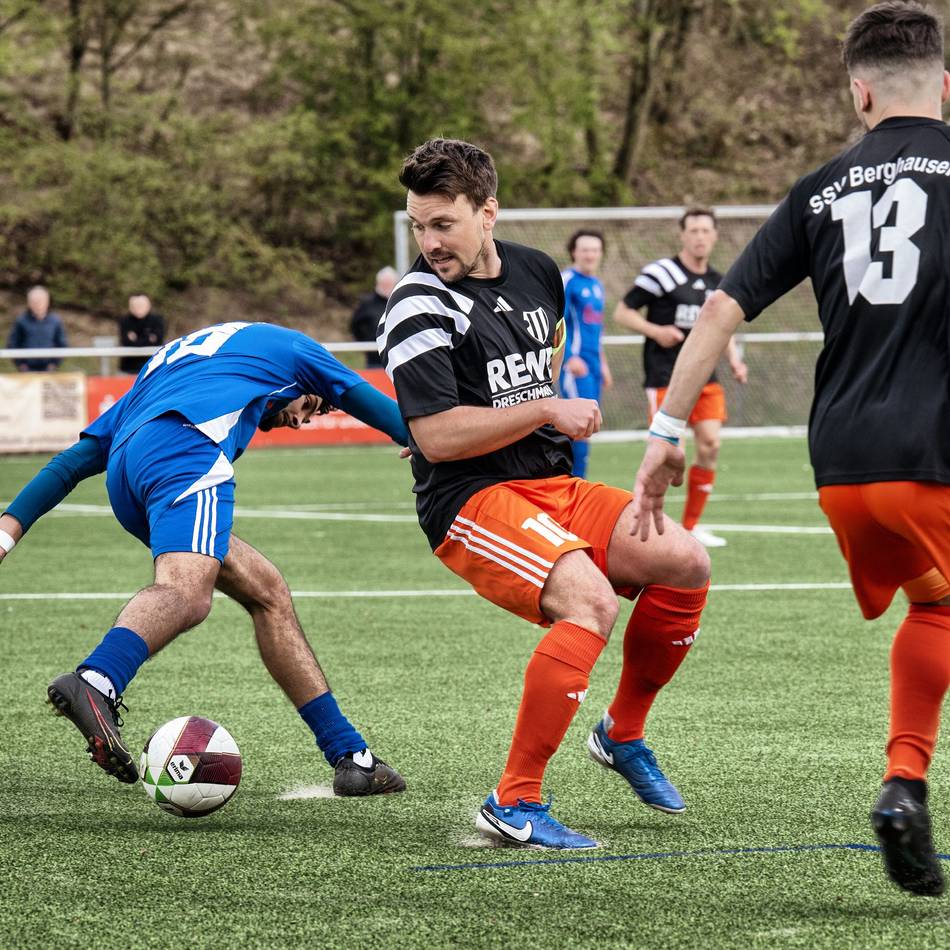 In der Fußball-Bezirksliga: Derby zum Auftakt: Berghausen sieht TuSpo als Favorit