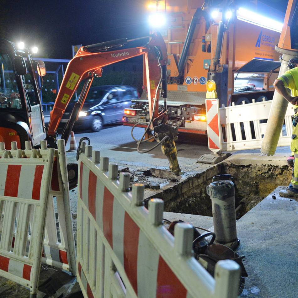 Stromausfall in Heiligenhaus: Tiefbauer legen Nachtschicht für zehn Häuser ein