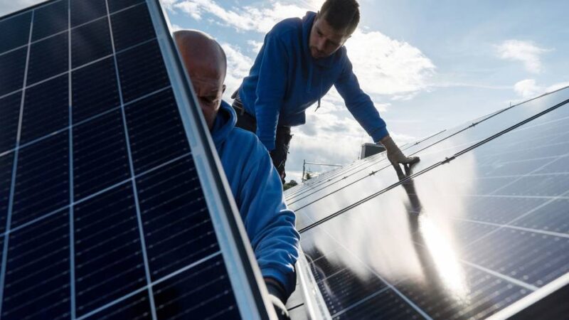 Experte trägt im Kreishaus Mettmann vor: Solaranlage bringt Sonne ins Portemonnaie