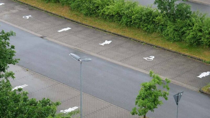 Aktion in Viersen: Kunst-Piktogramme auf Parkplätzen