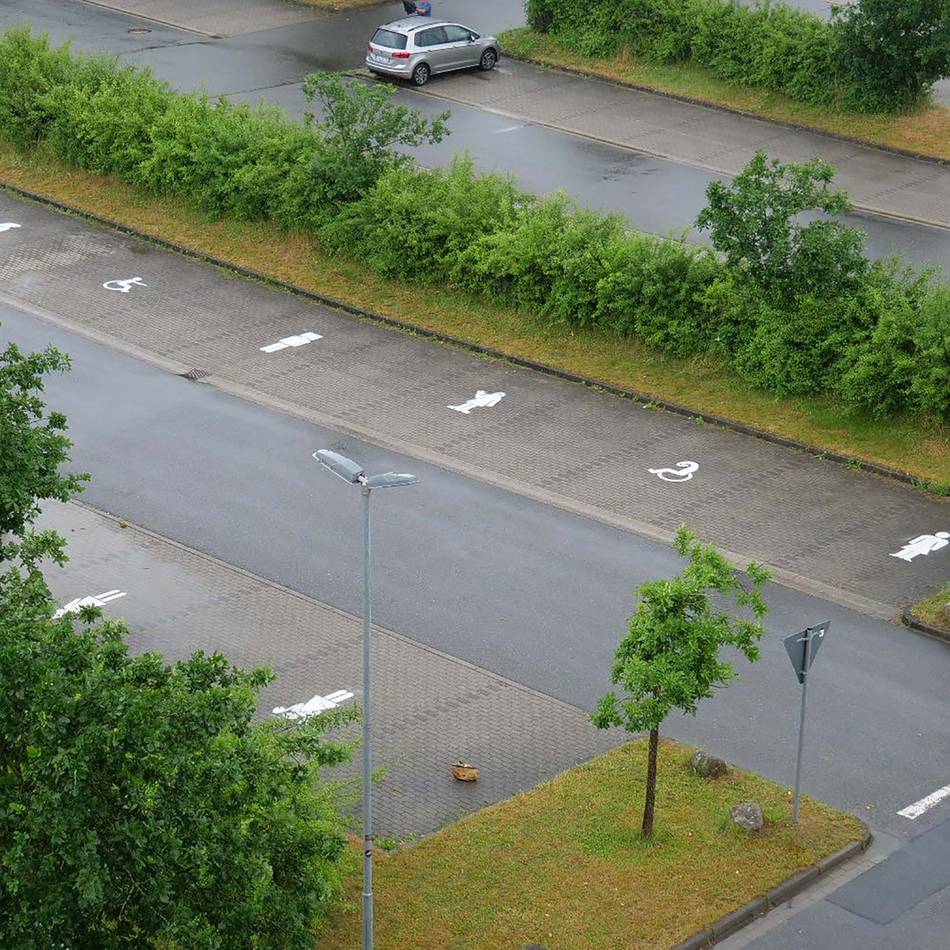 Aktion in Viersen: Kunst-Piktogramme auf Parkplätzen