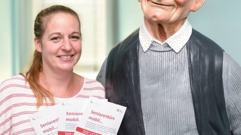 In Langenfeld: Seniorenbüro bietet neuerdings mobile Beratung in Pflegeheimen und i-Punkten