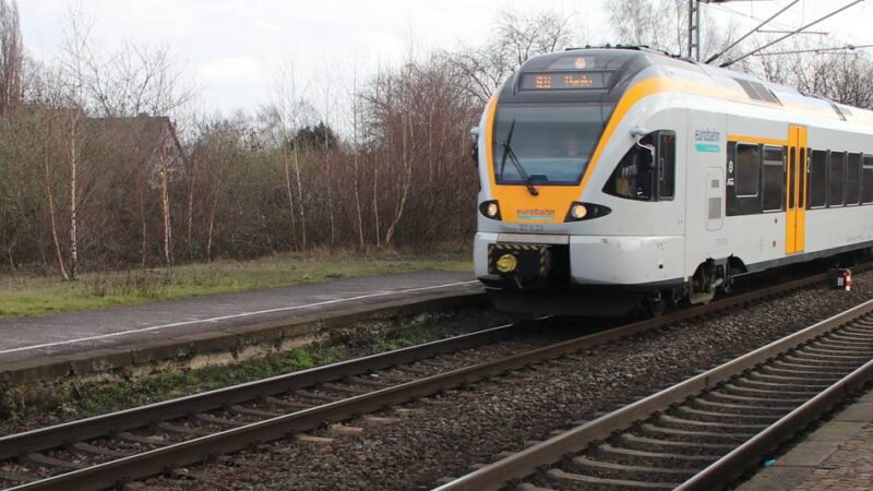 Wieder stündlich im Kreis Viersen: RE 13 – Er ist wieder da