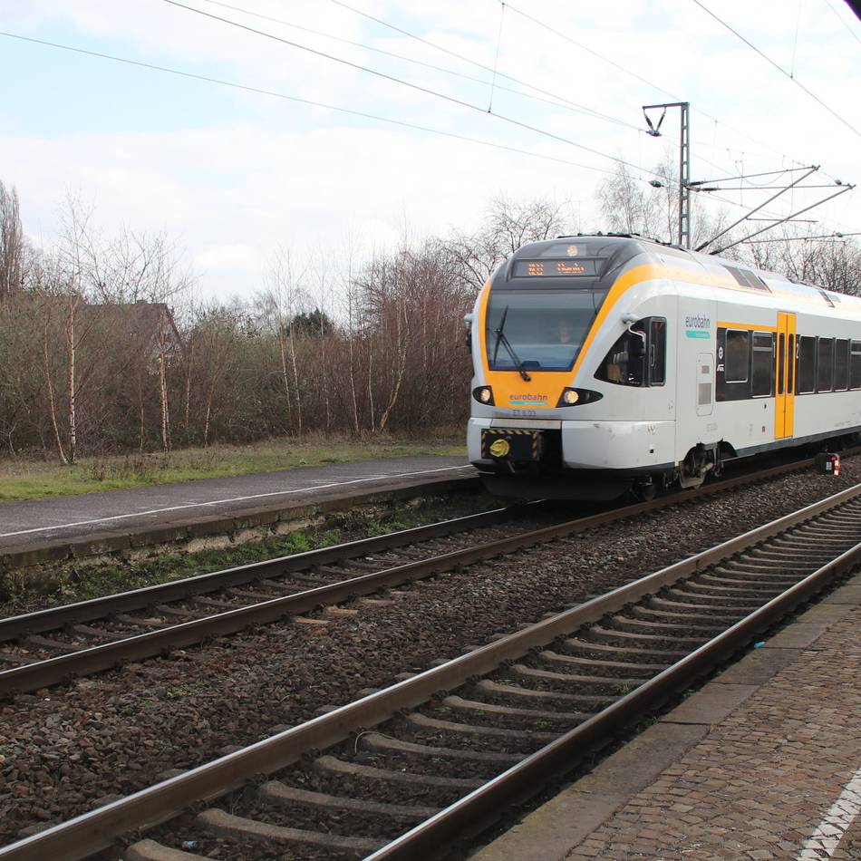 Wieder stündlich im Kreis Viersen: RE 13 – Er ist wieder da