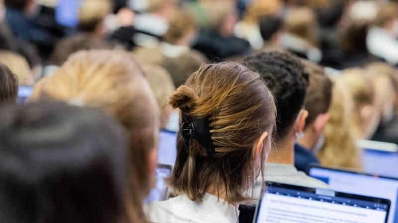Land plant Kürzungen an Hochschulen: „Das ist ein schwerer Weg für uns“