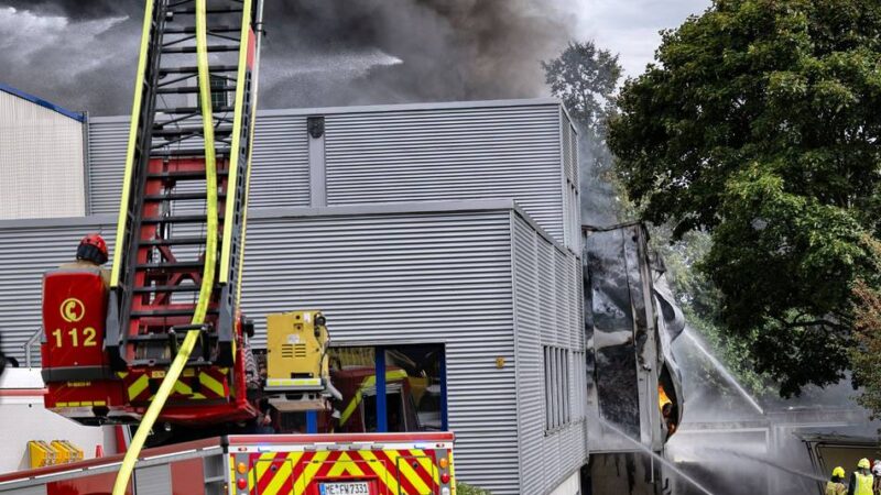 Brand Niederstraße in Monheim: Messergebnisse zeigen keine Zusatzbelastung durch Rauchgase