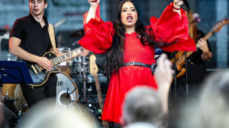 Mix aus Soul, Funk, Pop und Rock: Langenfeld Live: „Soul la Vie“ lässt den Marktplatz beben