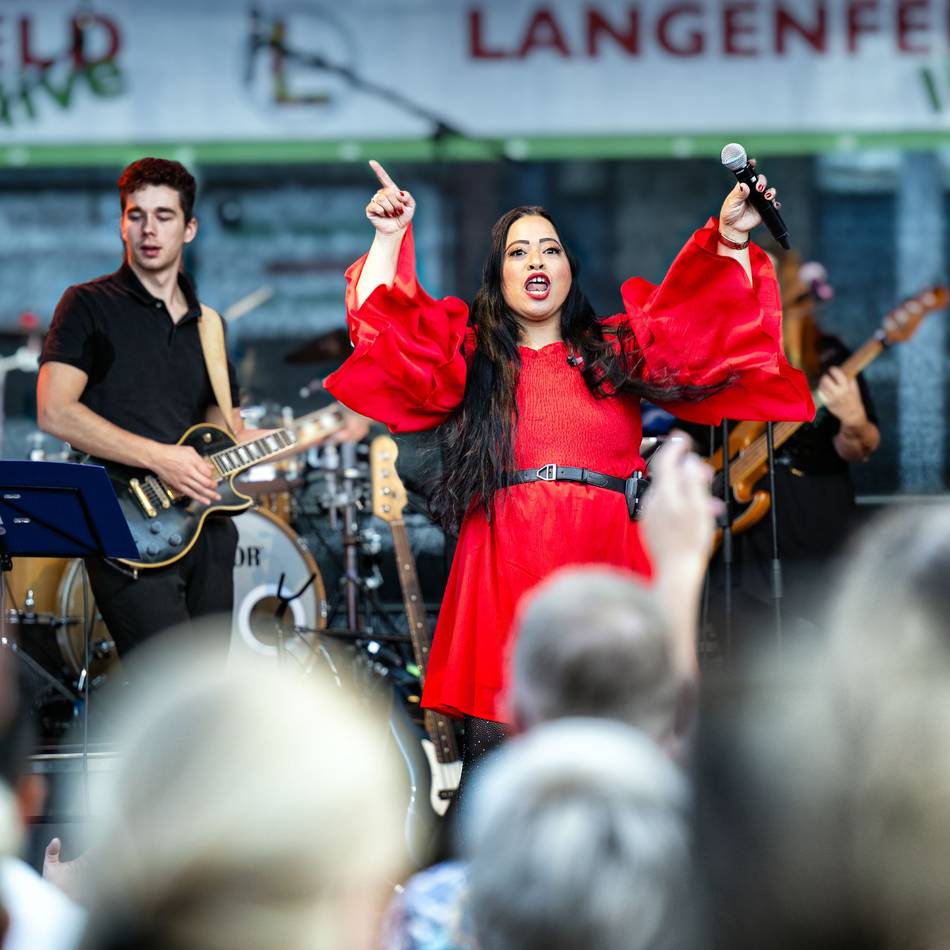 Mix aus Soul, Funk, Pop und Rock: Langenfeld Live: „Soul la Vie“ lässt den Marktplatz beben
