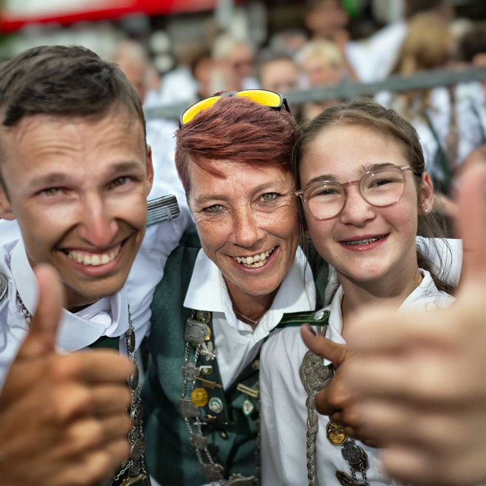 Königsschießen der Sankt-Sebastianus-Schützen: Stefanie Suck wird erste Schützenkönigin in Reusrath in 579 Jahren