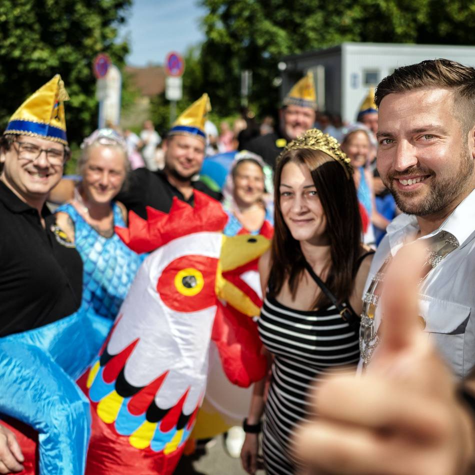 Schürreskarrenrennen in Rheindorf: Der Titel bleibt im Dorf