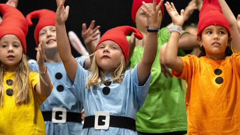Auftritt am nächsten Wochenende: Monheimer Musical-Kids zeigen „Der kleine Mombotz“ in der Aula