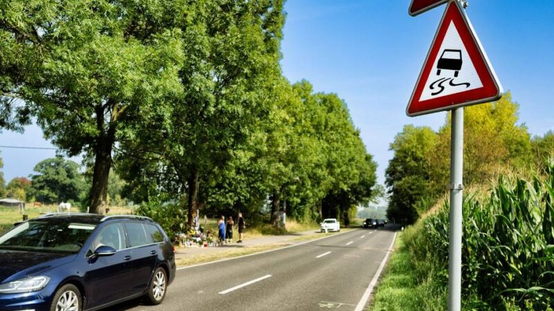 Zwischen Baumberg und Düsseldorf: Ein Ort zwischen Idylle und Gefahr: Die Straße durch die Urdenbacher Kämpe
