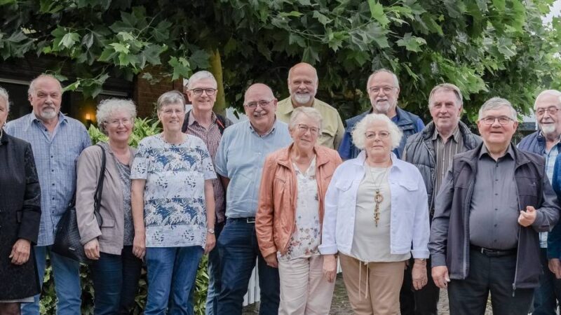Treffen in Uedem: „Auf Platt fällt das Sie weg“ – Mundartstammtisch bringt Menschen zusammen