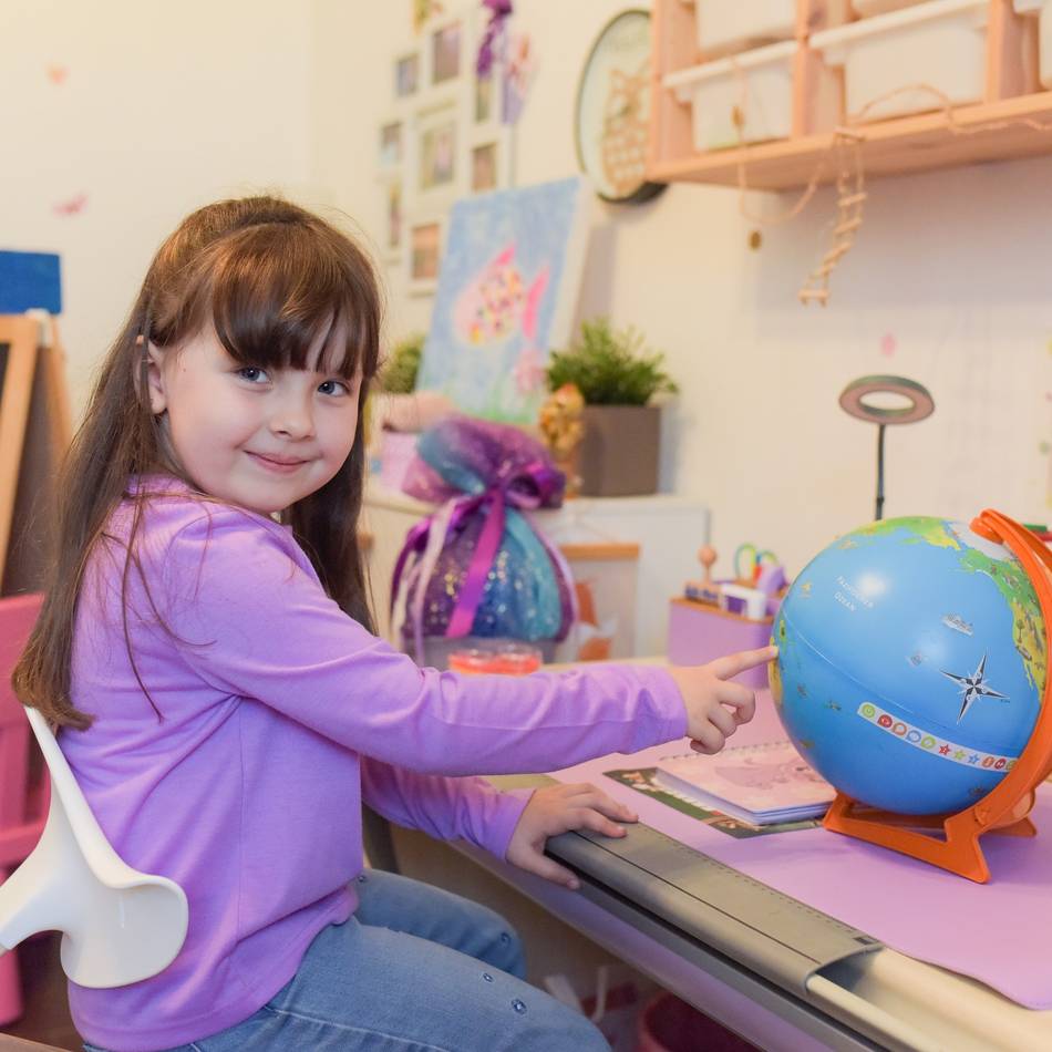 Schulstart im Kreis Kleve: Bella Marie (6) freut sich auf ihre Einschulung in Kleve – Tornister ist schon gepackt