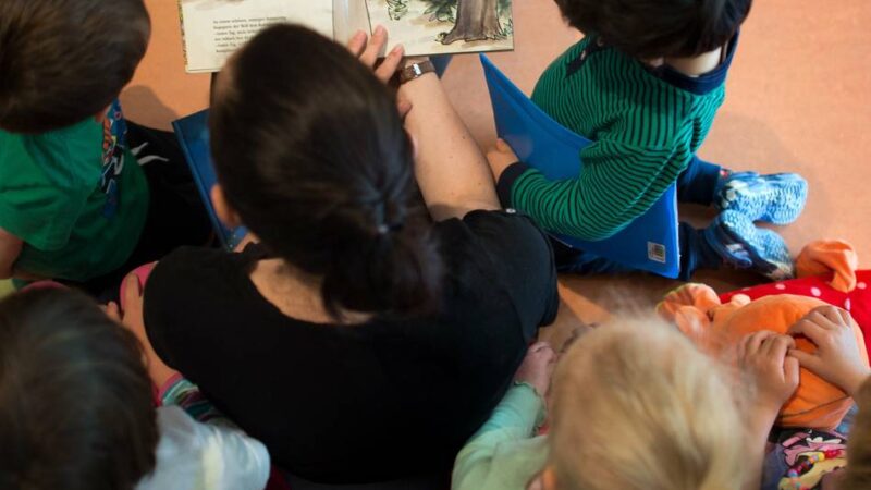 Angebot vom Kinderschutzbund Ortsgruppe Alpen: Freie Plätze im Bücher-Baby-Kurs