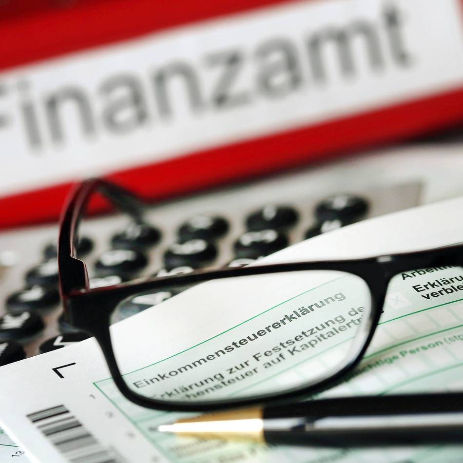 Neues Ausbildungskonzept in Leverkusen: Finanzamt schickt Studis ins Ausland