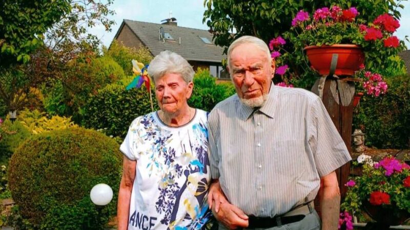 Eiserne Hochzeit in Korschenbroich: Ein Ausflug mit der Freiwilligen Feuerwehr änderte alles