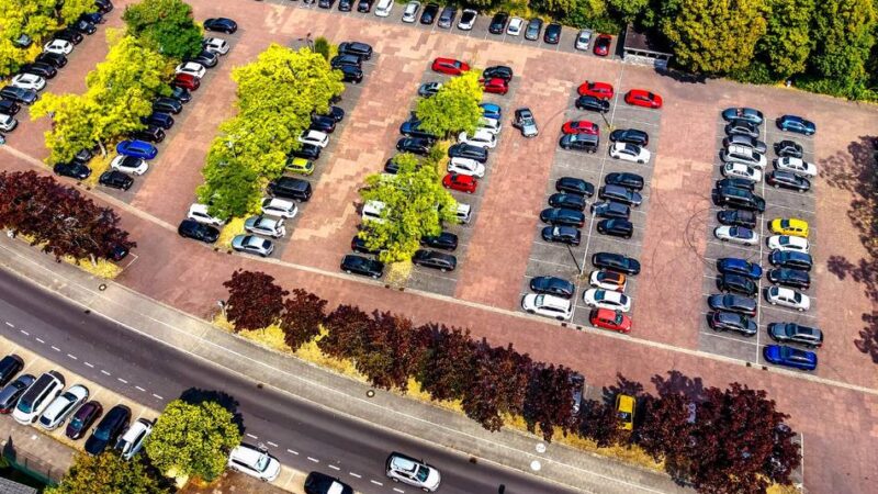 Tuner-Szene am Langenfelder Freizeitpark: Anwohner fordern Maßnahmen gegen nächtliche Lärmbelästigung