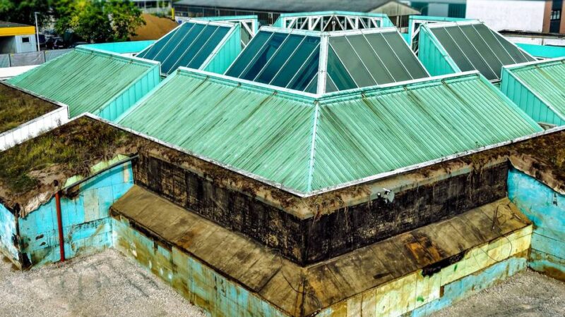 Mack-Pyramide in Monheim: „Schrottimmobilie, Totgeburt oder primitives Bauwerk“
