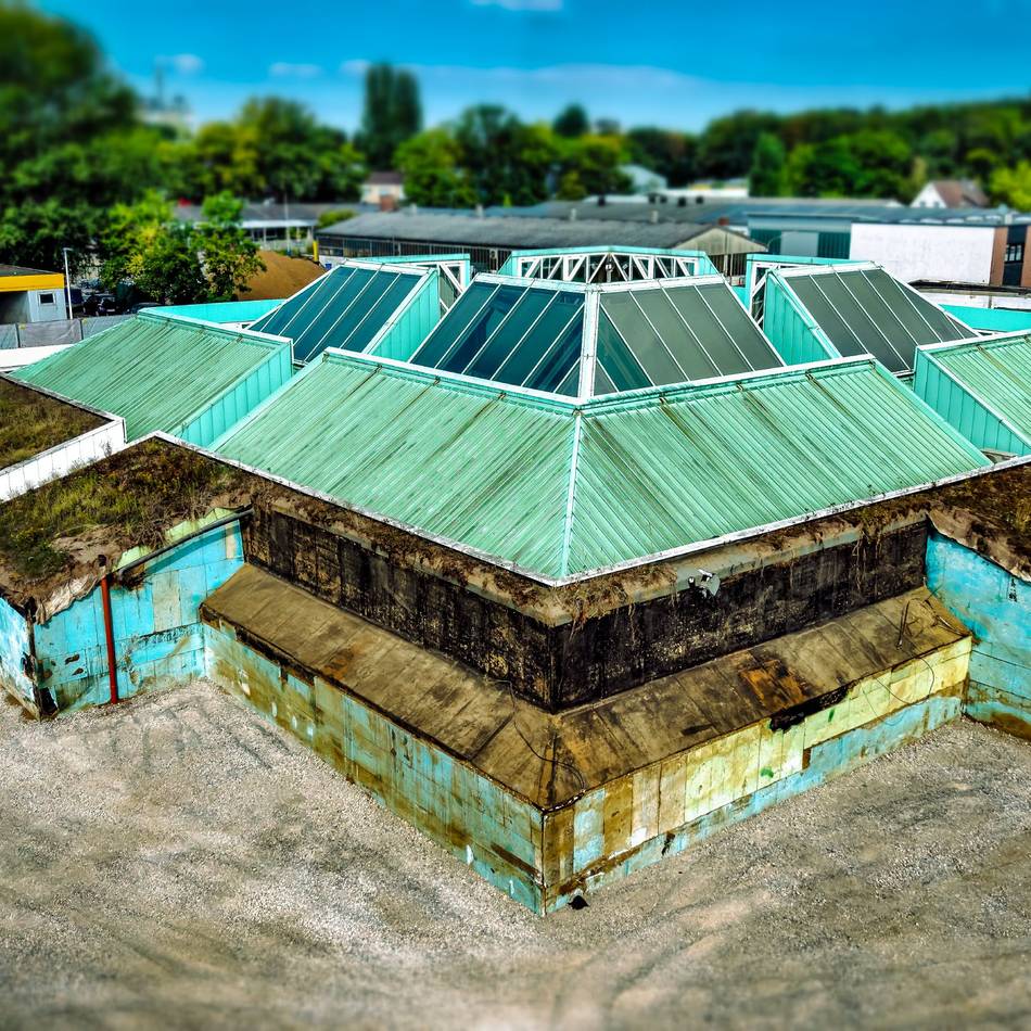 Mack-Pyramide in Monheim: „Schrottimmobilie, Totgeburt oder primitives Bauwerk“