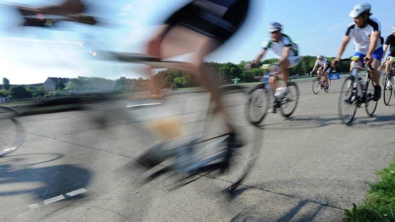 Thursday Riding Club: Neue Community bietet Feierabendtouren für Rennrad-Fans in Düsseldorf
