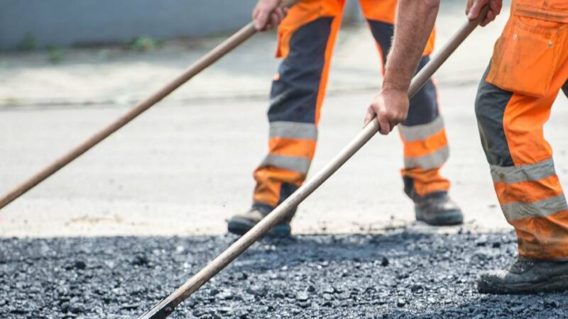 Wegearbeiten in Oppum: Heißer Asphalt – Wege in Oppum nicht betretbar