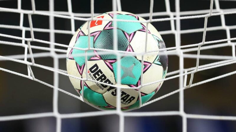 Fußball in Meerbusch: FCB und TSV starten mit Niederlagen in die Saison