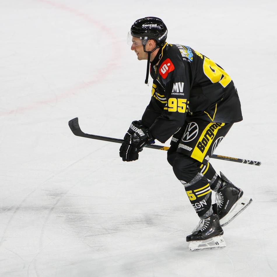 Drei Tore bei Pinguine-Premiere: Santos subito – Warum Neuzugang Matthew Santos sofort eingeschlagen ist