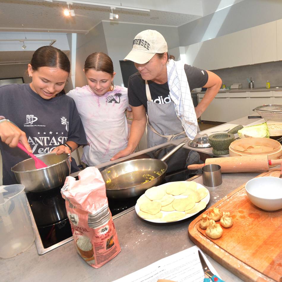 Besuch beim Streetfood-Kurs der VHS in Kaarst: Wenn Kinder erleben, wie die Welt schmeckt